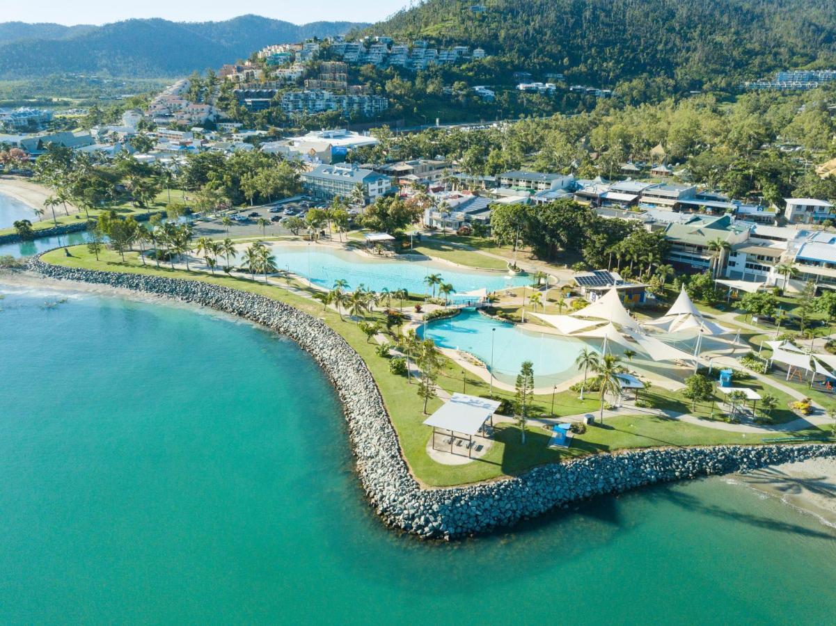 Airlie Sun & Sand Accommodation #2 شاطئ إيرلي المظهر الخارجي الصورة