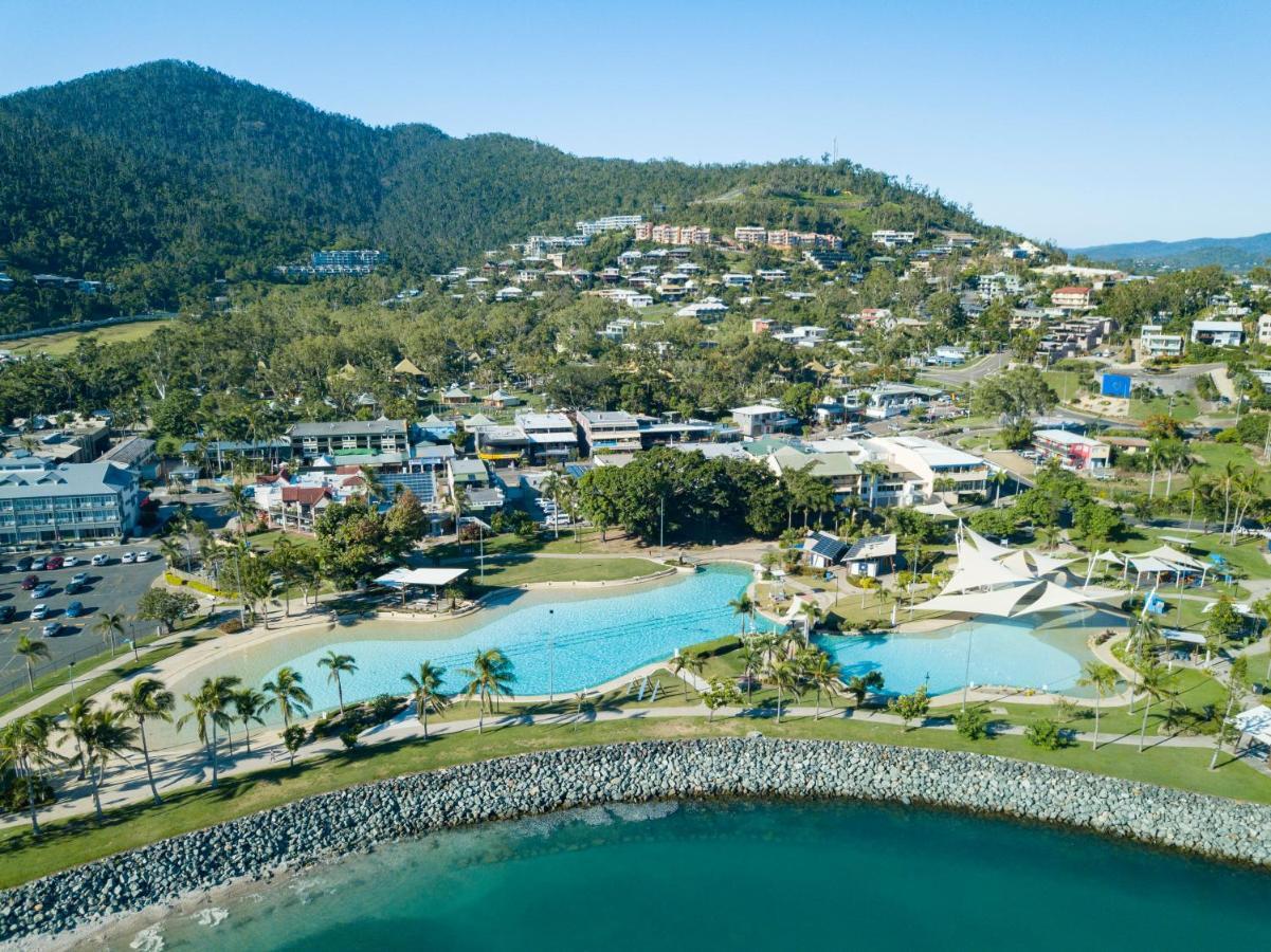 Airlie Sun & Sand Accommodation #2 شاطئ إيرلي المظهر الخارجي الصورة